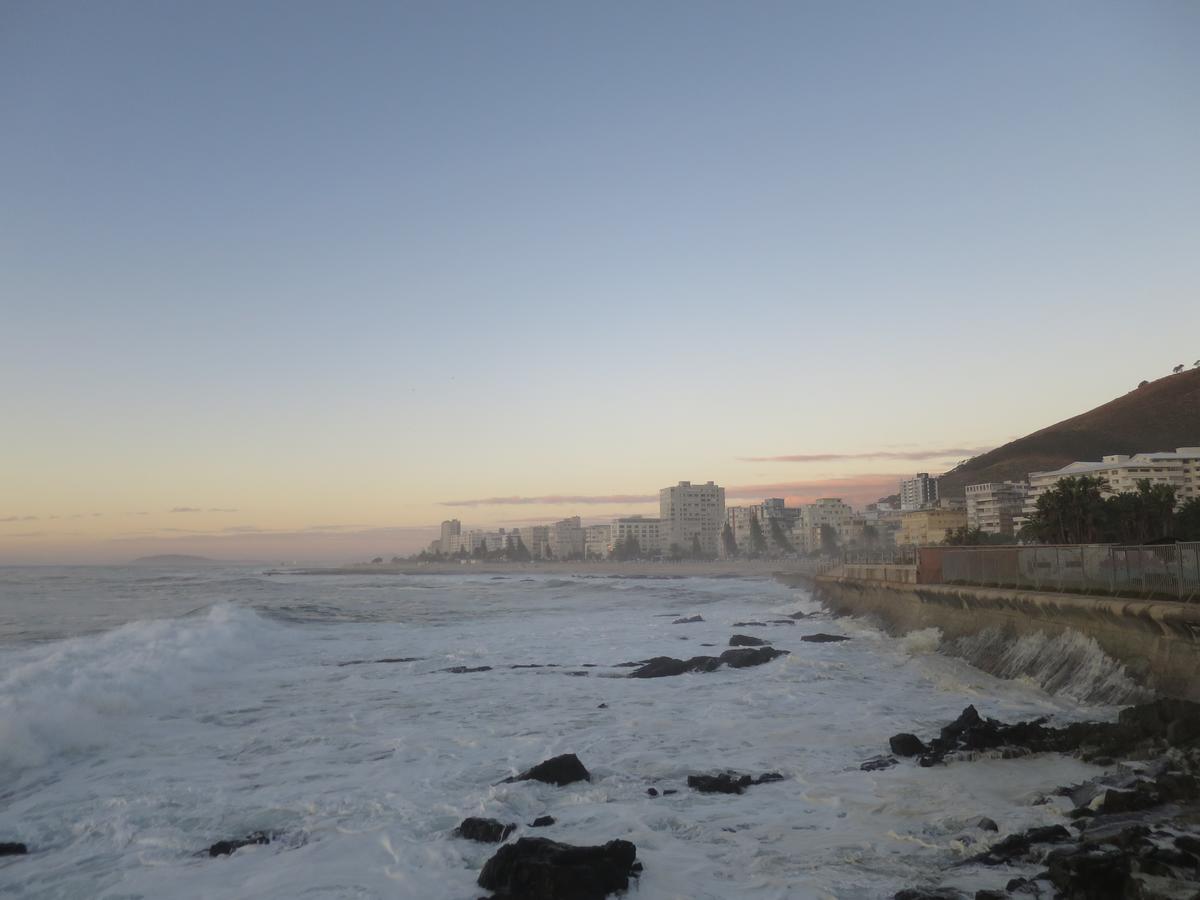 Sea Point Inn Cape Town Exterior photo