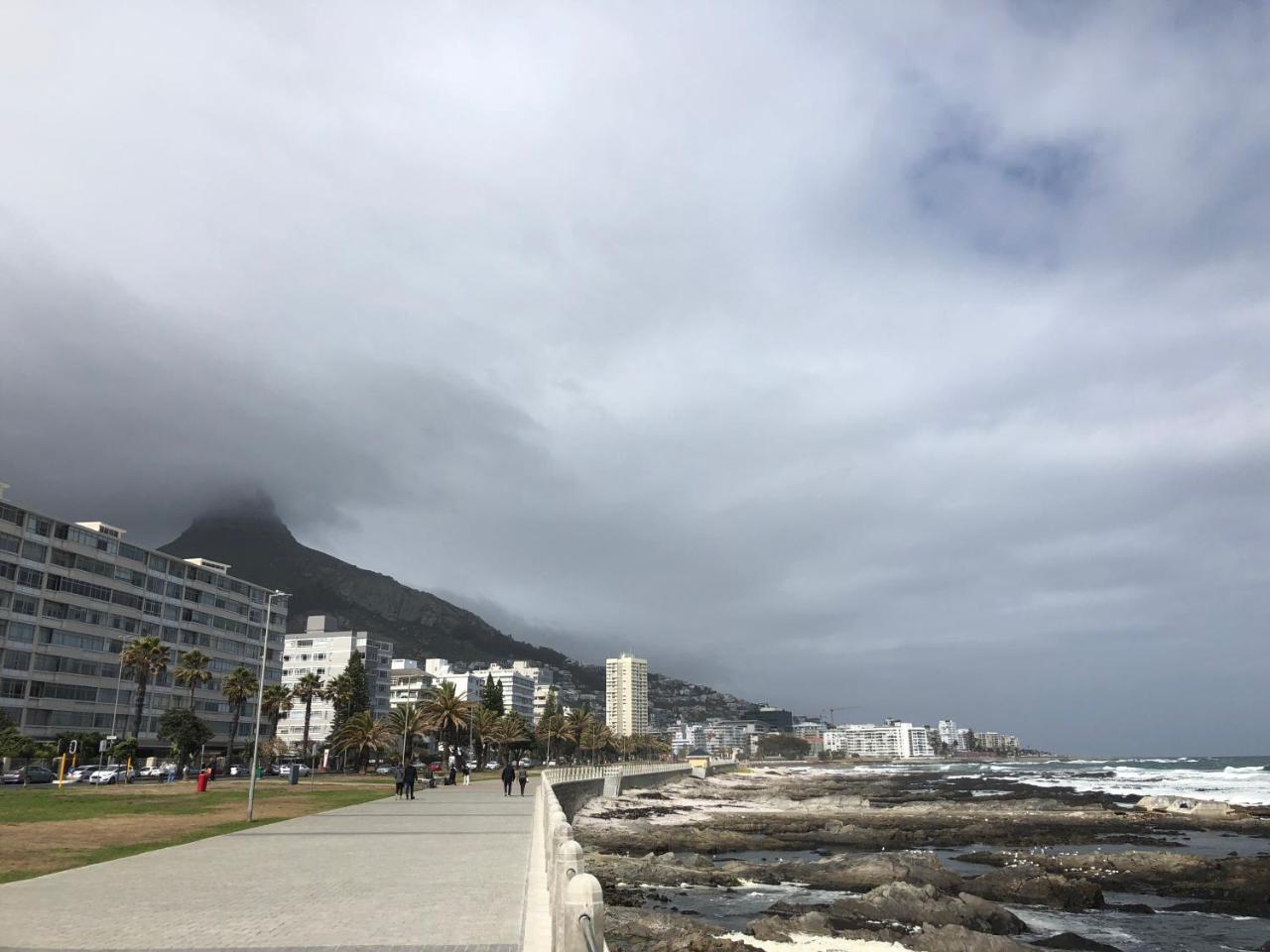 Sea Point Inn Cape Town Exterior photo